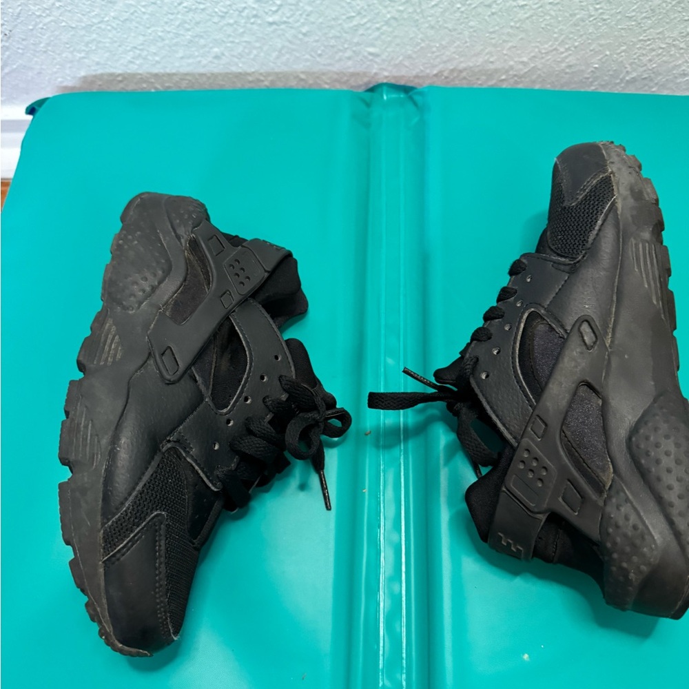 Nike black hurrache
